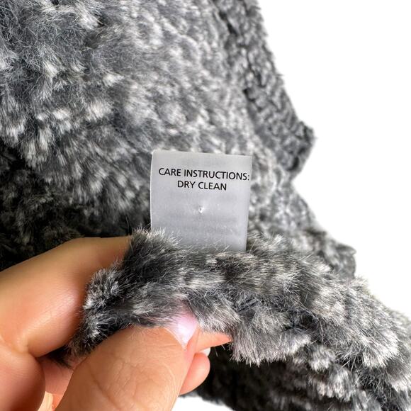 Dolce Cabo Gray Soft Faux Fur 3/4 Sleeves Open Cardigan Layering Coatigan - Picture 16 of 16